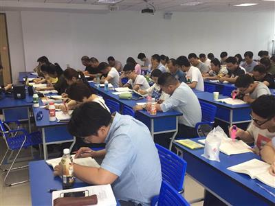 張家港二建培訓(xùn)指南 解析二級(jí)建造師考試內(nèi)容與職業(yè)技能提升